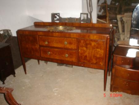 tres beau buffet style louis 16