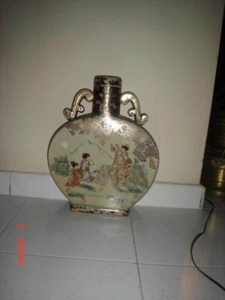 une paire de pot en porcelaine chinois qui date de 1912