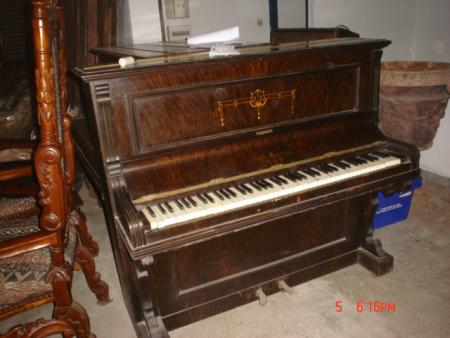 3 pianos anglais anciens  très decoratif